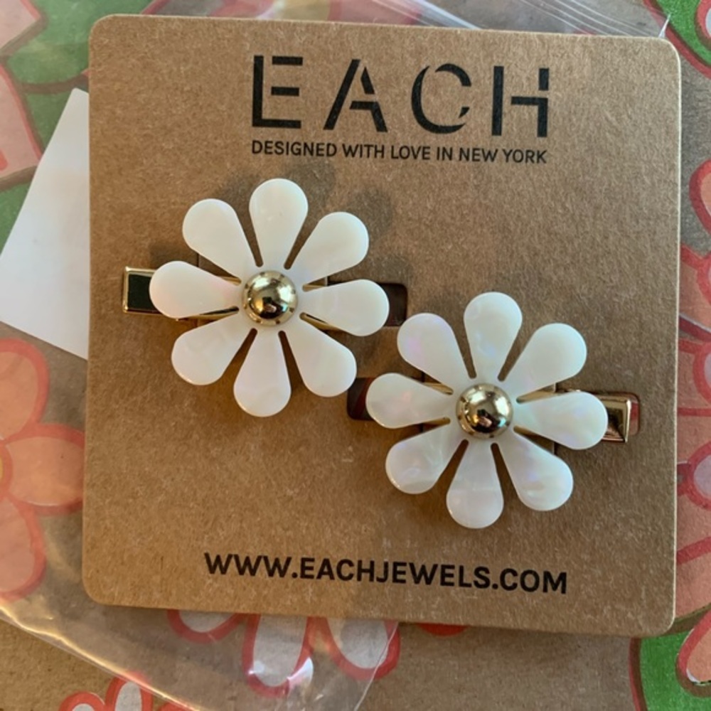 Each Flower Barrette Set